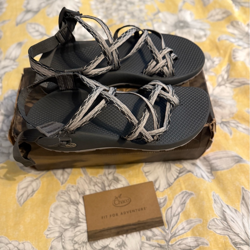 Like New Choco ZX2 Classic Apex Gray Sandals Womens Size 10 (fit 9-10)